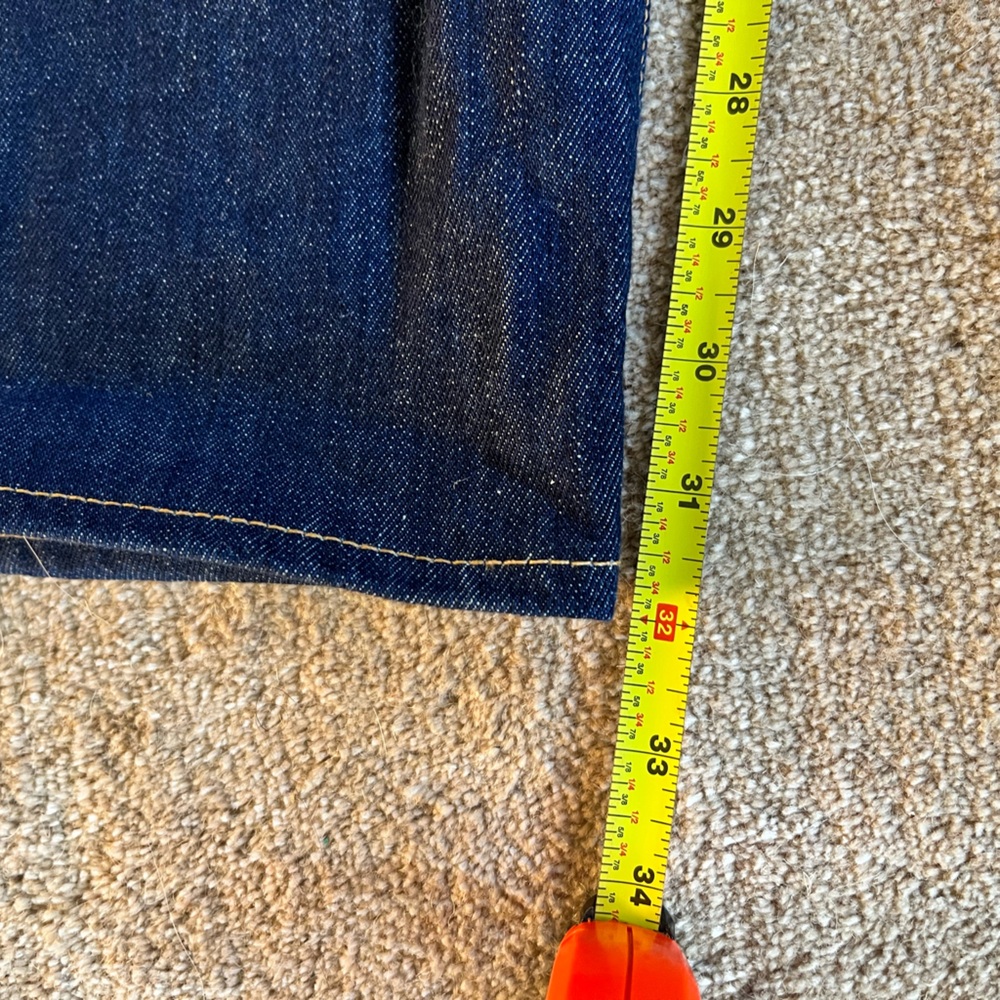 Levi's Premium White Oak Denim - Dark Wash - Straight Fit Jeans - Picture 8 of 9